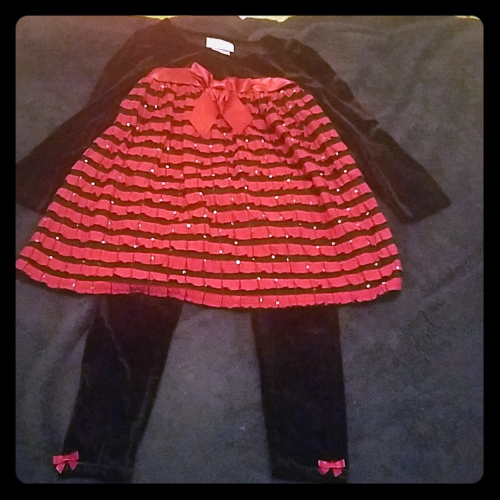 Girls 2pc velvet red and black outfit